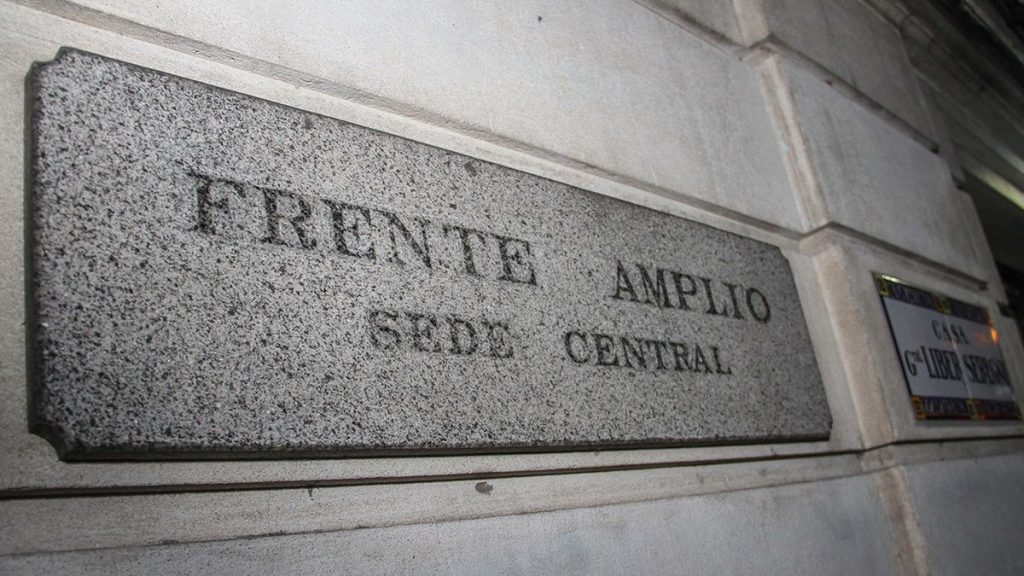 cartel-sede-frente-amplio-focouy