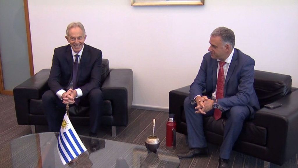 orsi-con-tony-blair-en-presidencia-1