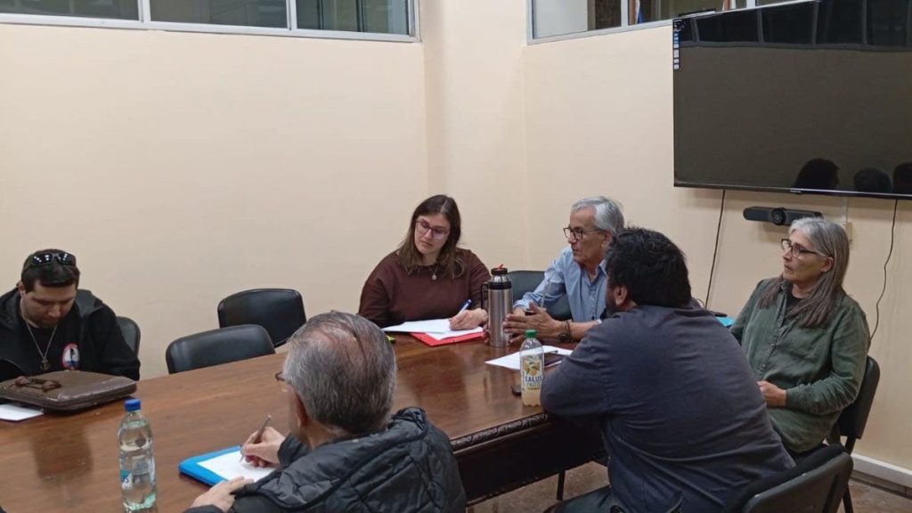 reunion-tripartita-puerto-conflicto