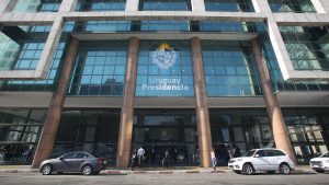 uruguay-presidencia-torre-ejecutiva-foco-uy-archivo-1