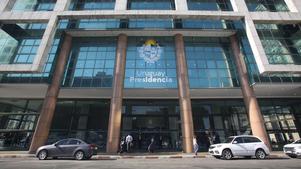 uruguay-presidencia-torre-ejecutiva-foco-uy-archivo