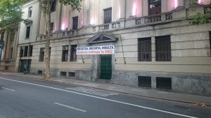 reclamo-contra-director-casinos-del-estado-pancarta-fotosindicato