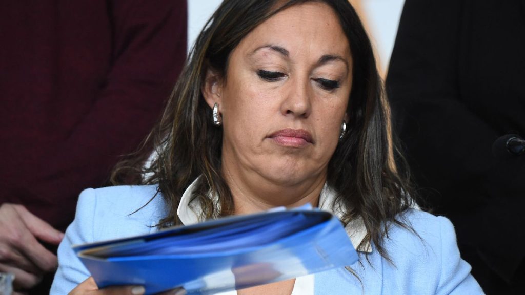 focouy-fernanda-cardona-ministra-industria