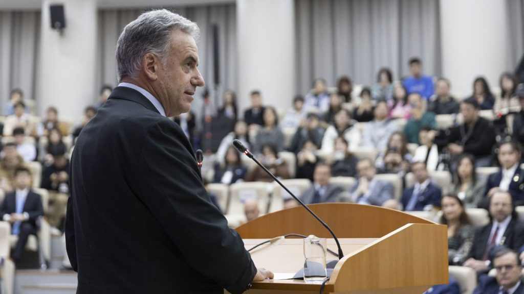 orsi-en-universidad-de-china-foto-presidencia