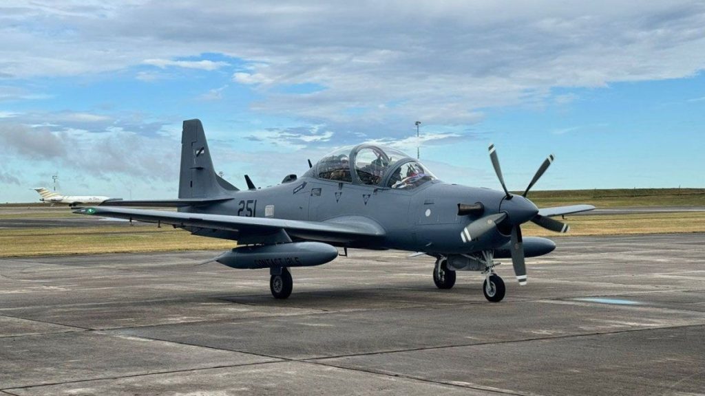 super-tucano-en-base-aerea-foto-vale-de-los-santos