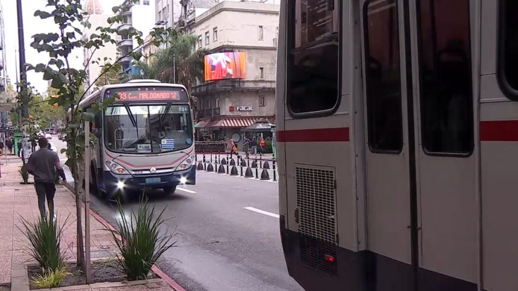 omnibus-por-18-de-julio-transporte-buses